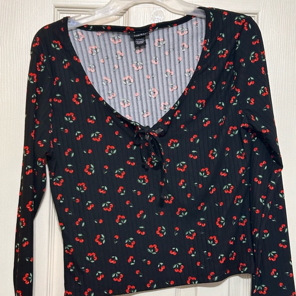 Rue21 Tops - Black cherry covered long sleeve crop top